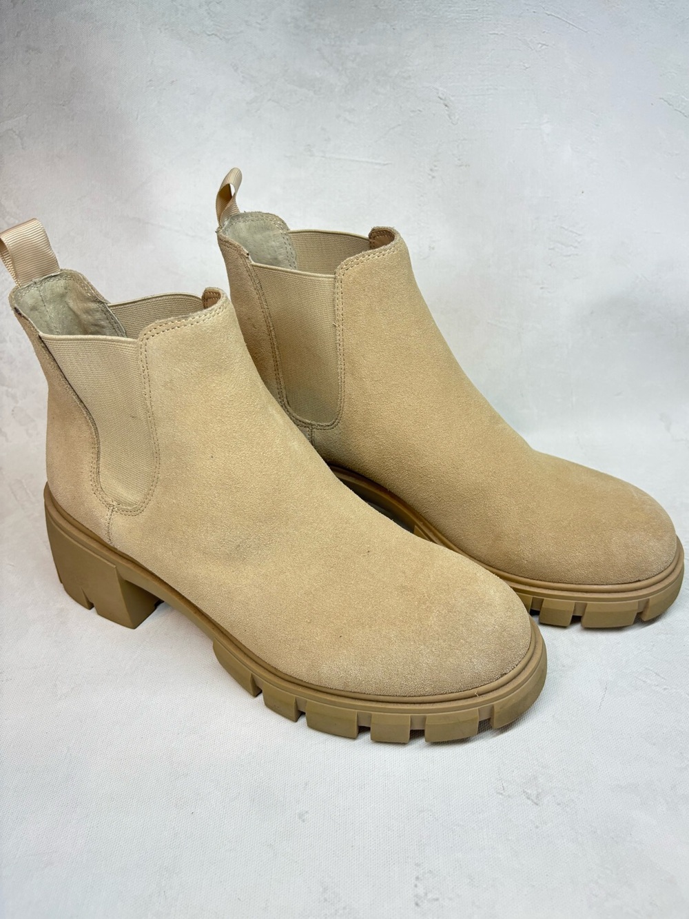 Steve Madden Howler Chunky Lug Sole Chelsea Suede boots, tan, size 8 - Picture 3 of 10
